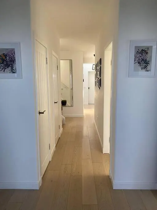 Holiday home Kaimes Kip: Stylish Edinburgh Five Bedroom Home