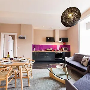 Apartment The Spires Serviced, Edinburgh